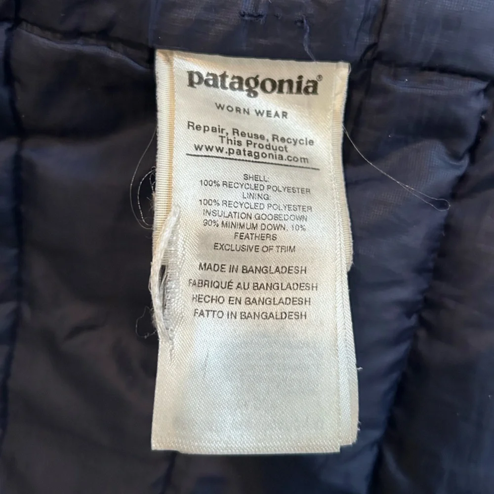 Patagonia men’s medium navy blue down sweater puffer jacket with pockets - Picture 9 of 16